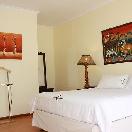 African Dreams Lodge Kempton Park Ngoại thất bức ảnh