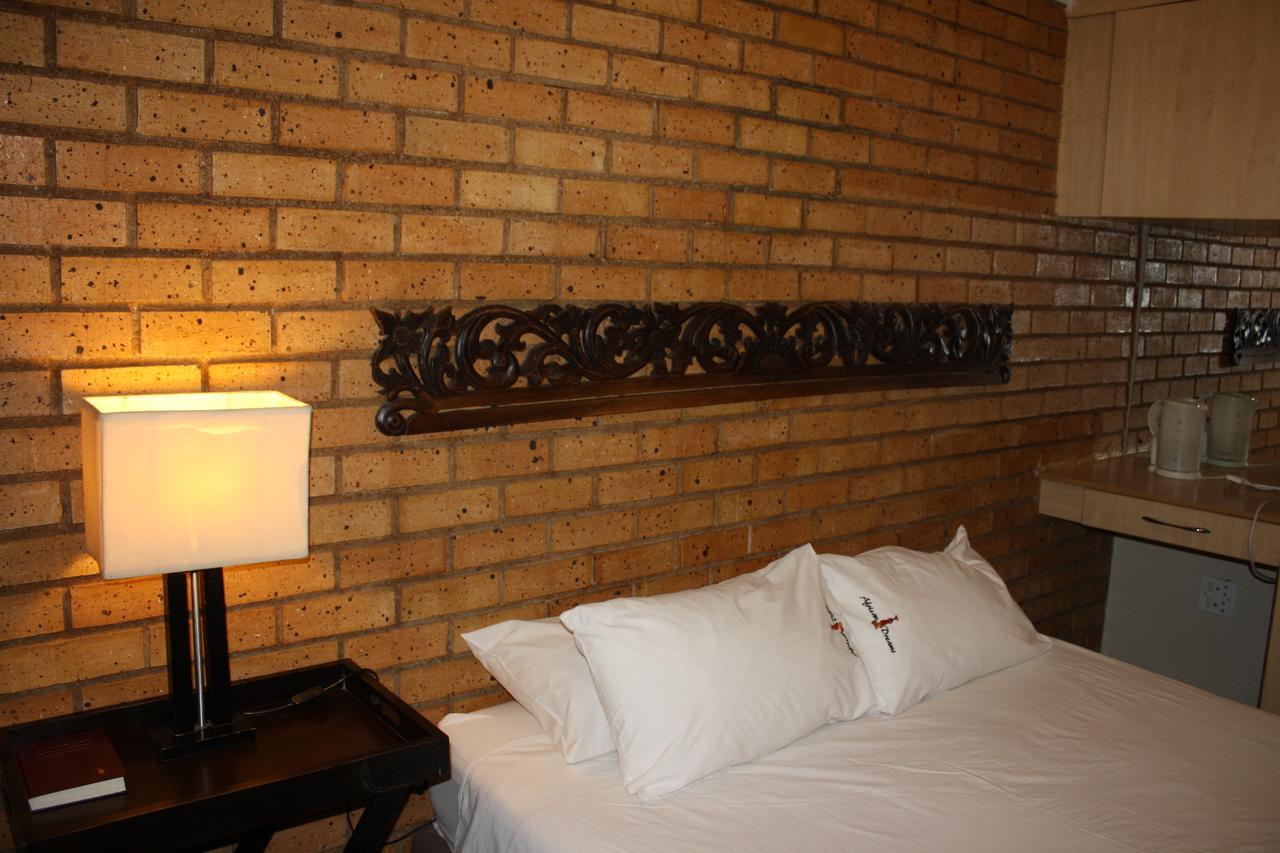 African Dreams Lodge Kempton Park Ngoại thất bức ảnh